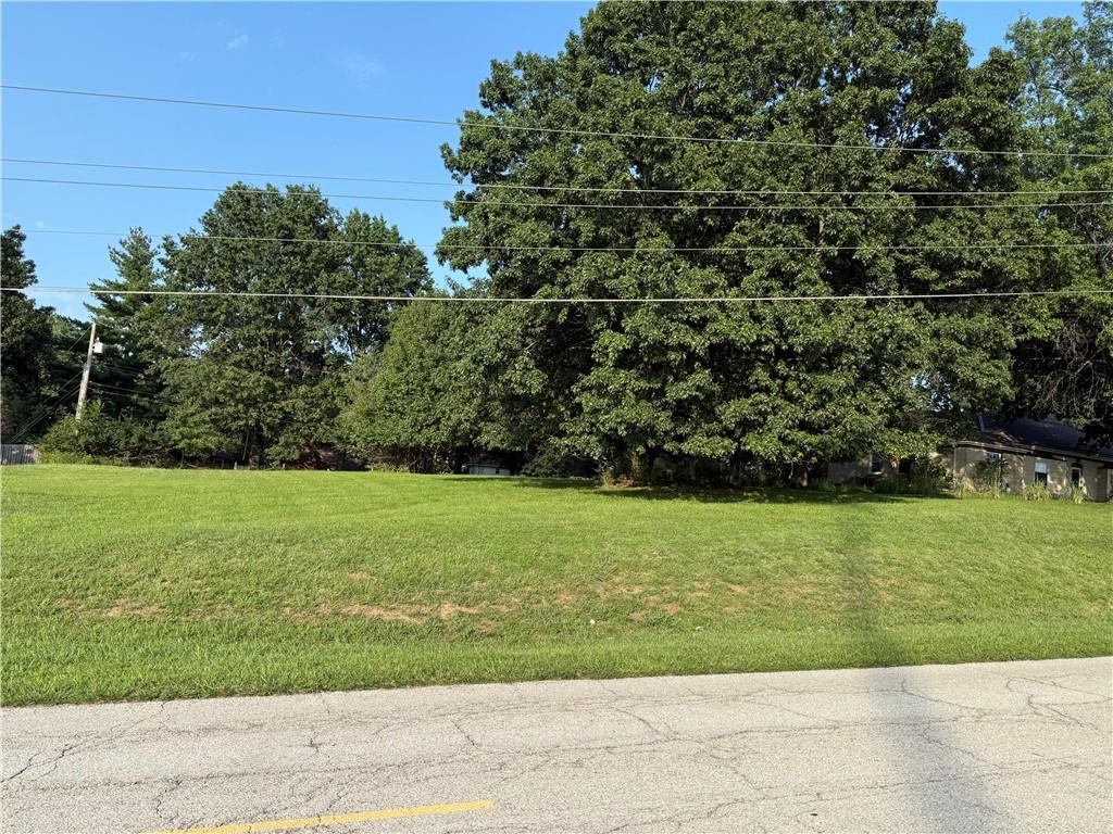 5415 NW Roanridge Rd, Kansas City, MO 64151