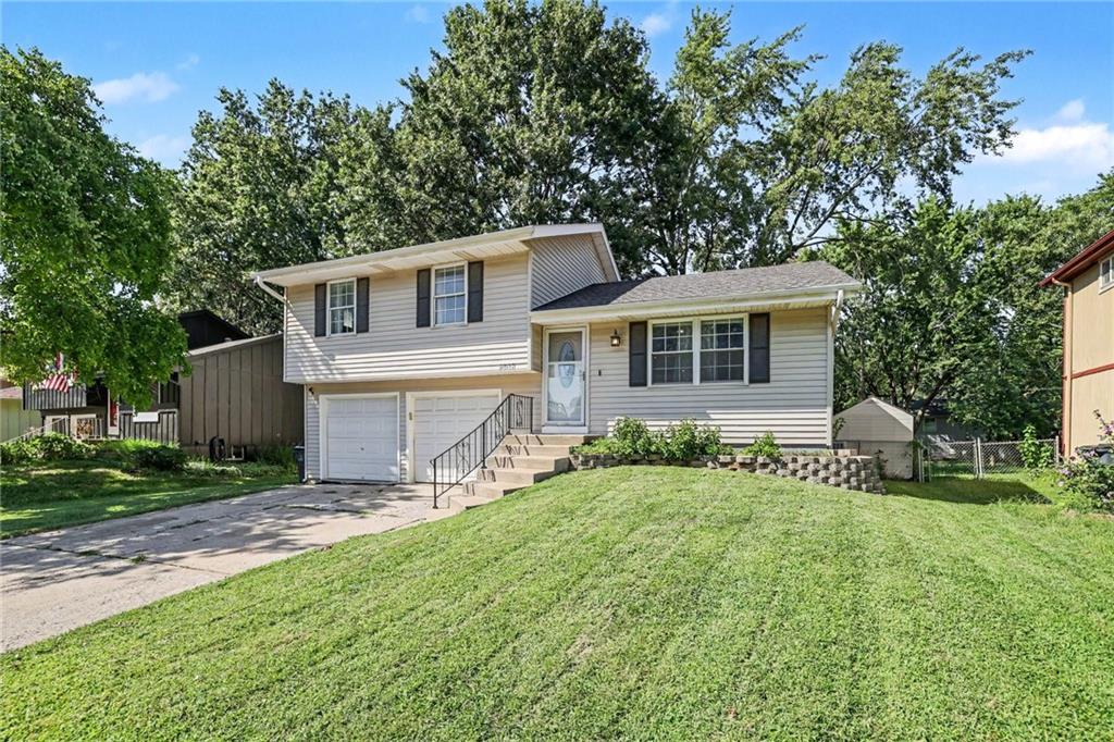 2018 E Mohawk Ct, Olathe, KS 66062