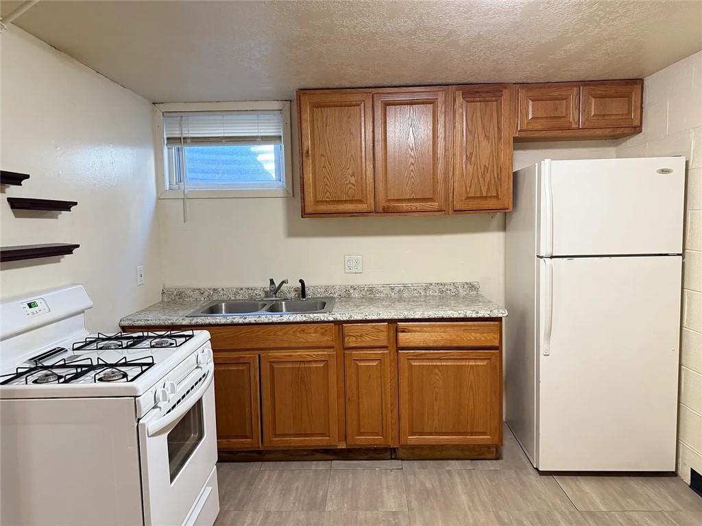 321 W 5th St, Junction City, KS 66441