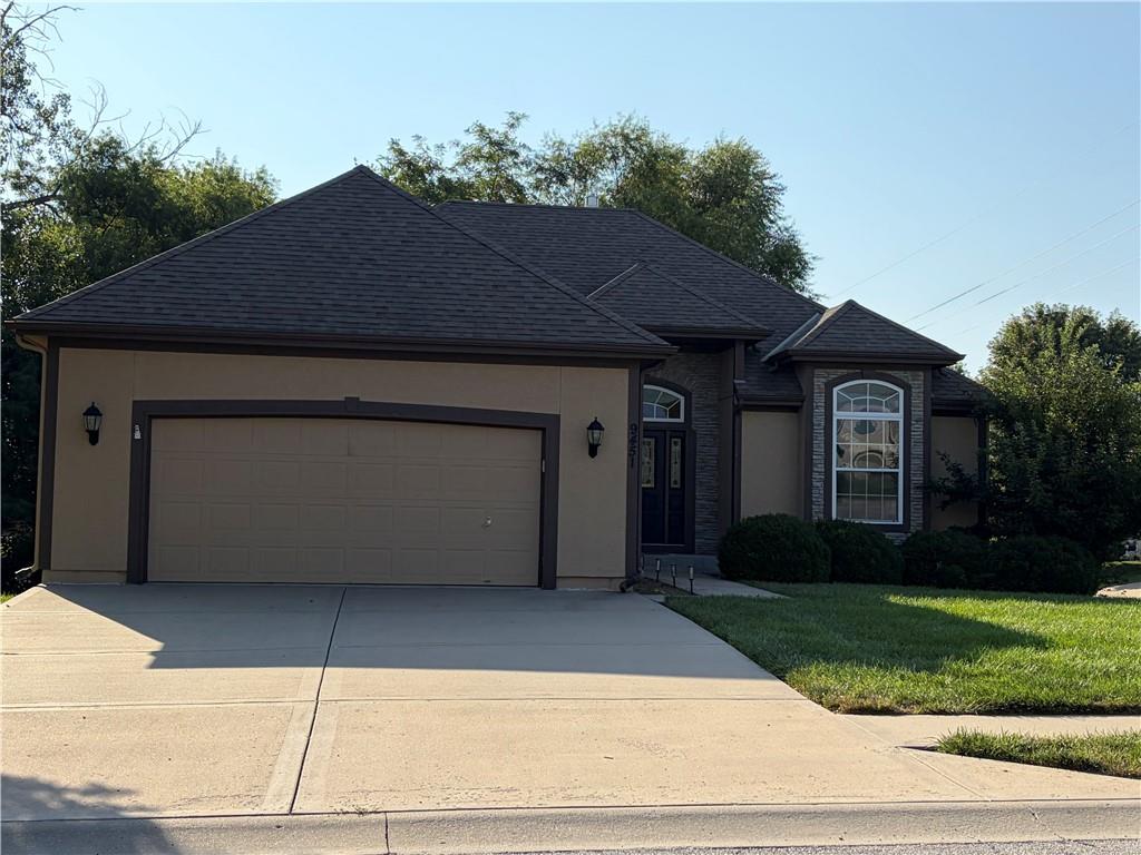 9451 N Adrian Ave, Kansas City, MO 64154