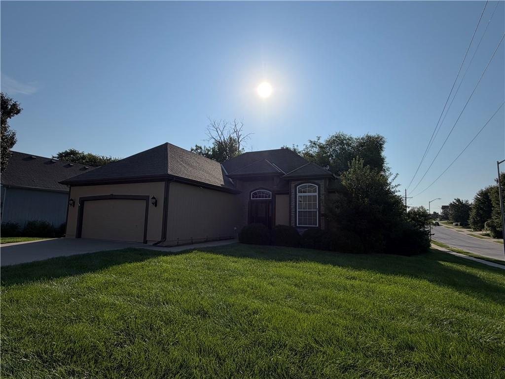 9451 N Adrian Ave, Kansas City, MO 64154