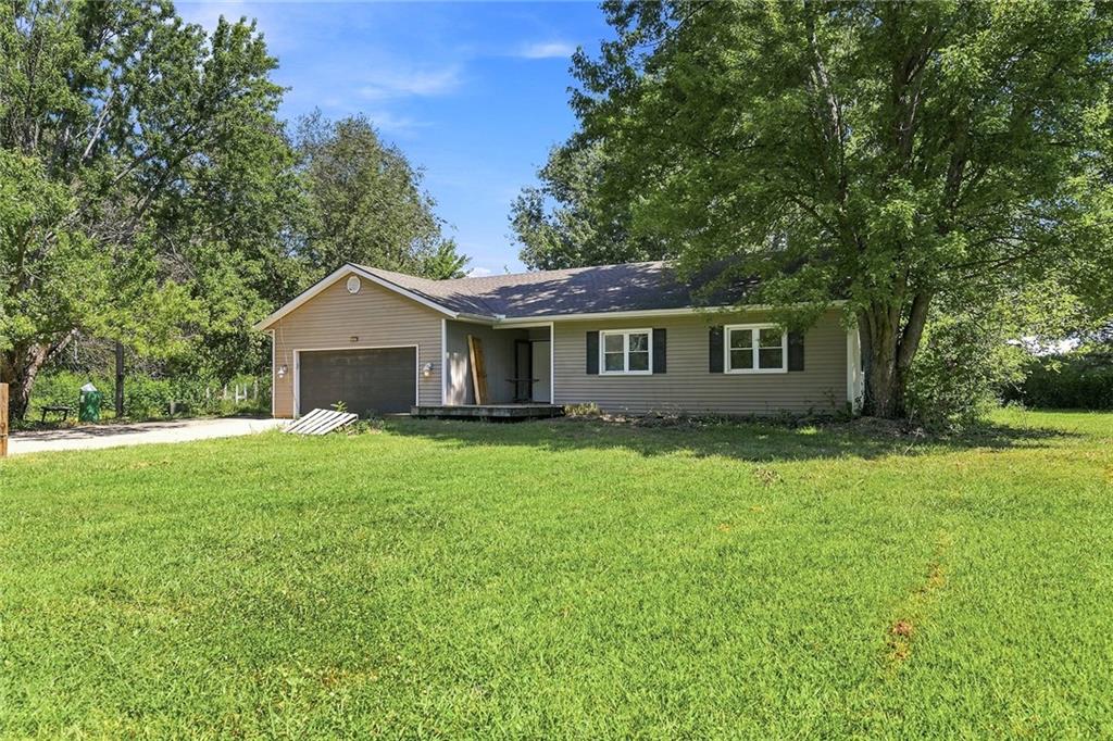 25791 Columbia Rd, Paola, KS 66071
