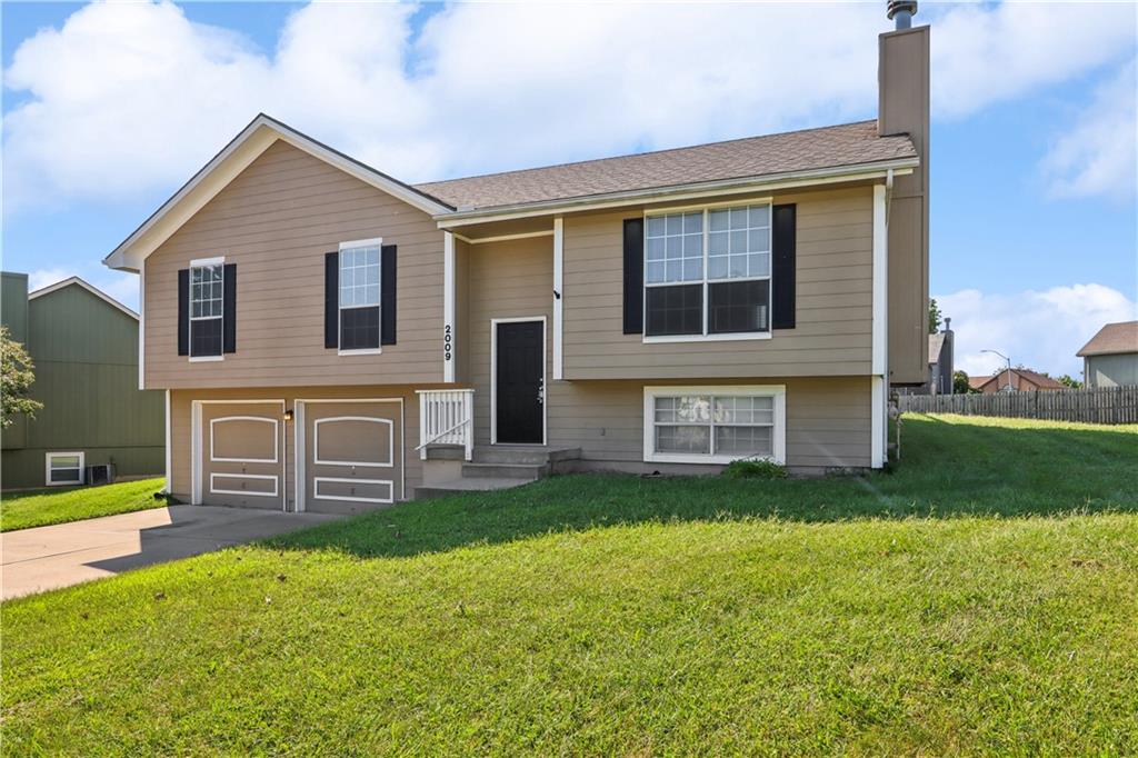 2009 Cypress Way, Pleasant Hill, MO 64080