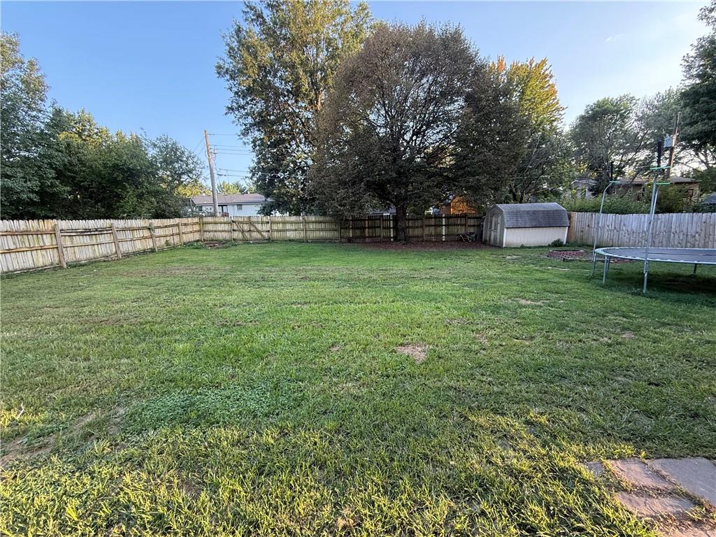 614 W 16th St, Maryville, MO 64468