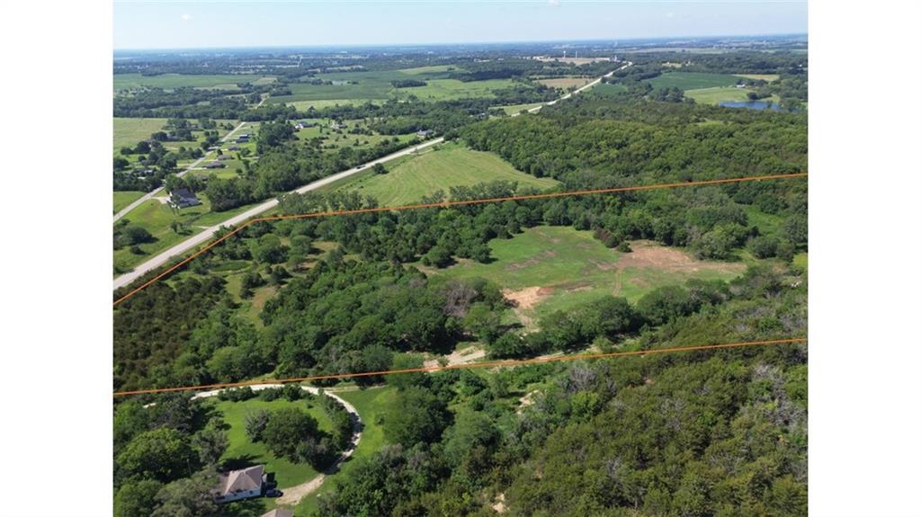 5781 Cecil Dr, Ozawkie, KS 66070