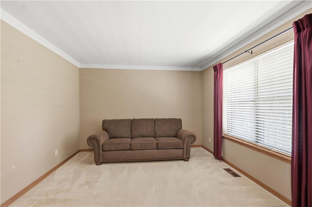 136 Westfield Rd, Pittsburg, KS 66762