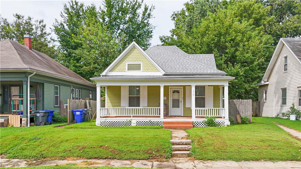 1318 S Carr Ave, Sedalia, MO 65301