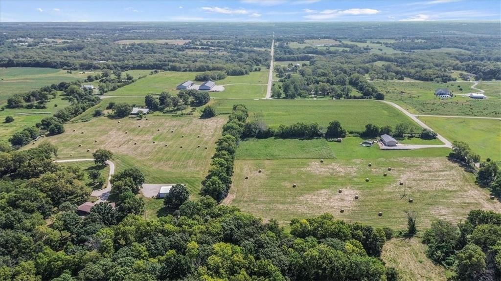 23776 Clare Rd, Paola, KS 66071