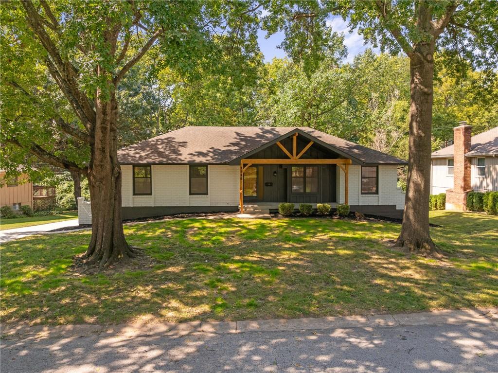 3936 S Sherman Dr, Independence, MO 64055