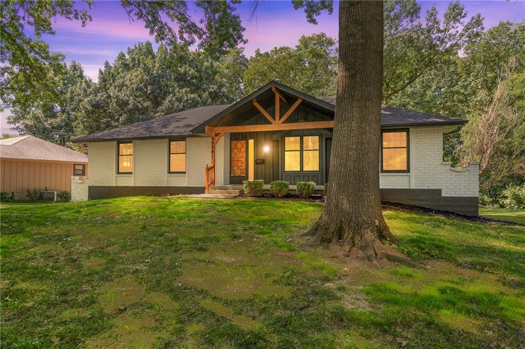 3936 S Sherman Dr, Independence, MO 64055