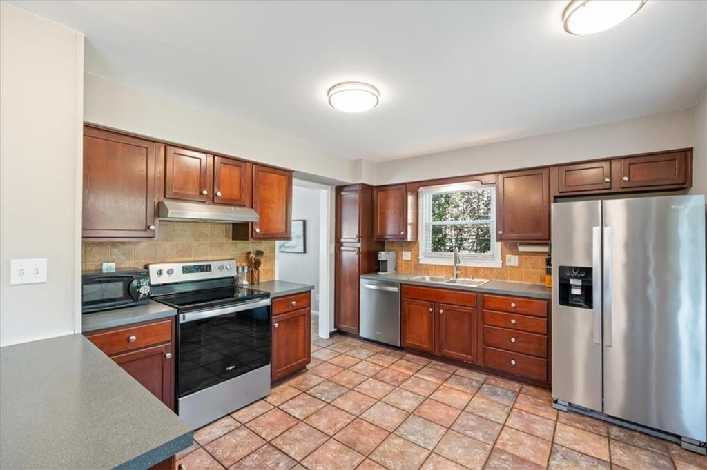 4206 E 105th Ter, Kansas City, MO 64137
