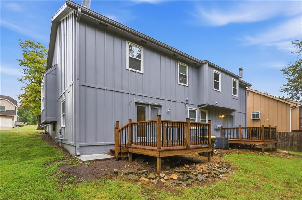 8860 Gallery St, Lenexa, KS 66215