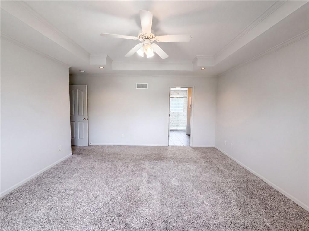 403 S Lakeshore Dr, Raymore, MO 64083