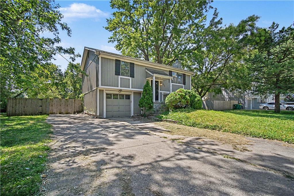 9675 W 61st St, Merriam, KS 66203