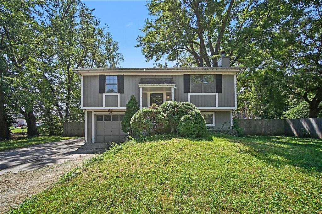 9675 W 61st St, Merriam, KS 66203