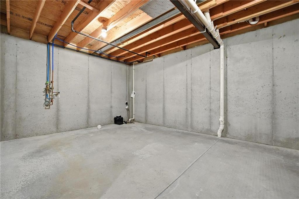 1604 SW 27th St, Lee's Summit, MO 64082