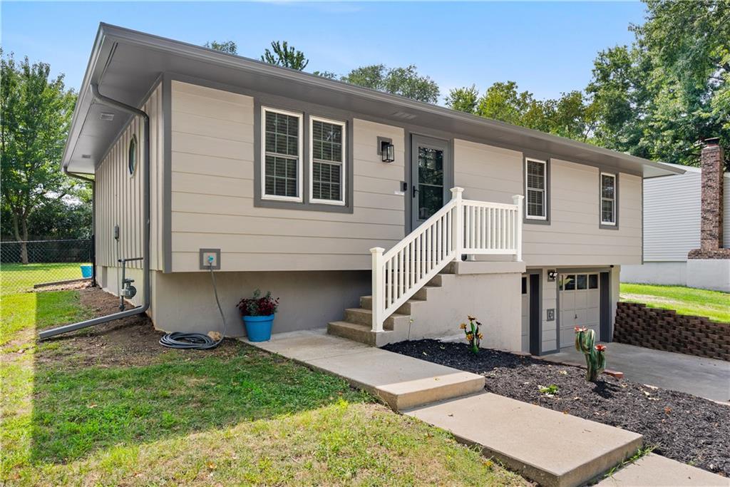 1504 Lawndale Ave, Pleasant Hill, MO 64080