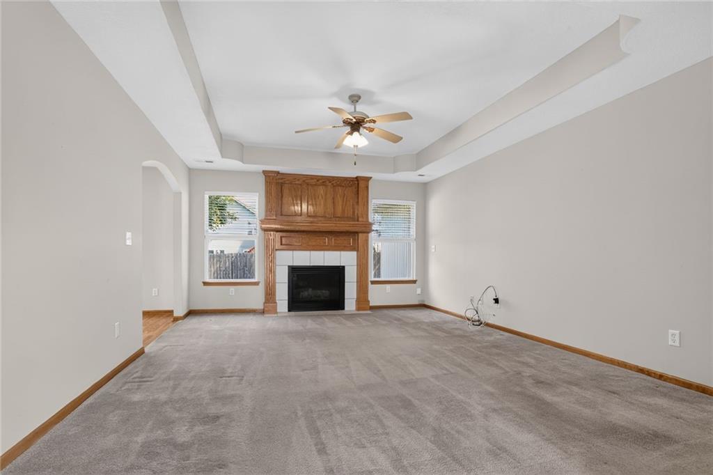 1116 Granada Dr, Raymore, MO 64083