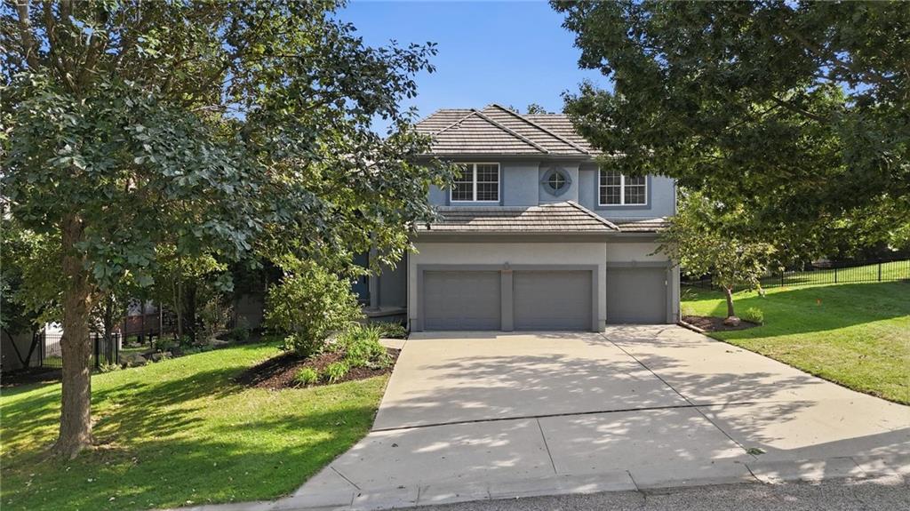 21221 W 81st Pl, Lenexa, KS 66220