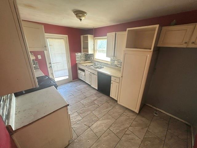 3621 E 46th Ter, Kansas City, MO 64130