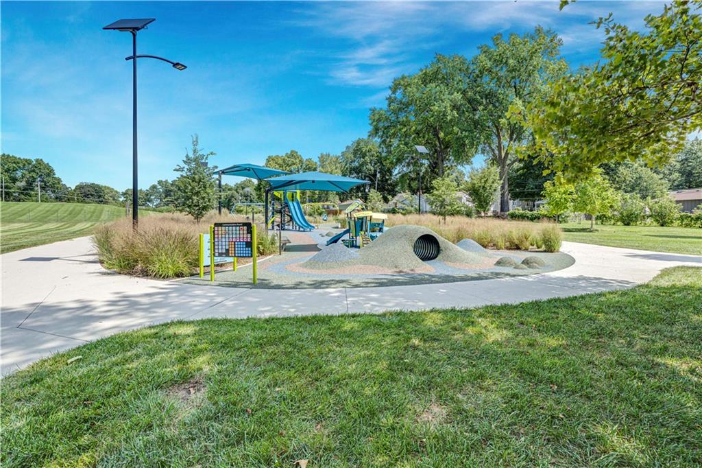 5319 Woodson St, Mission, KS 66202