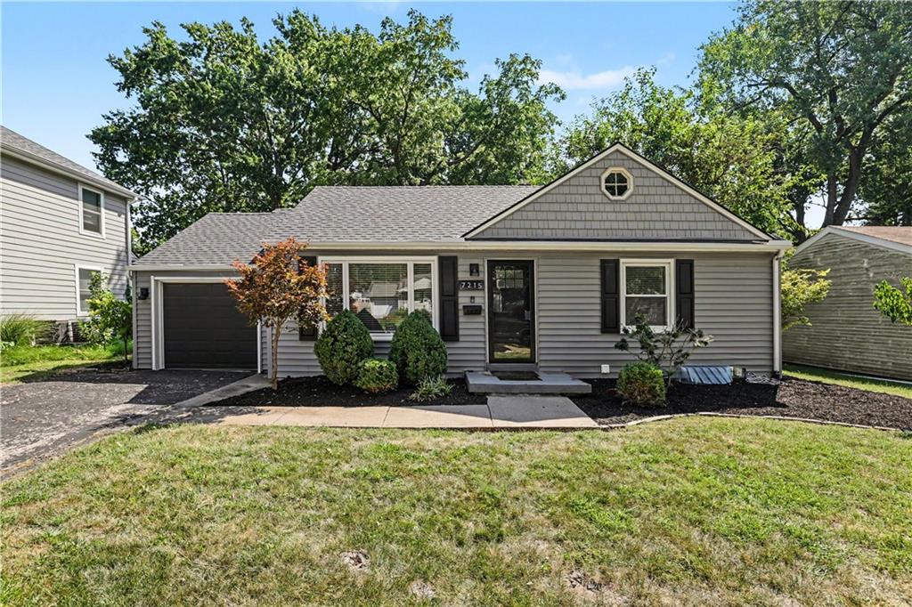 7215 Linden St, Prairie Village, KS 66208