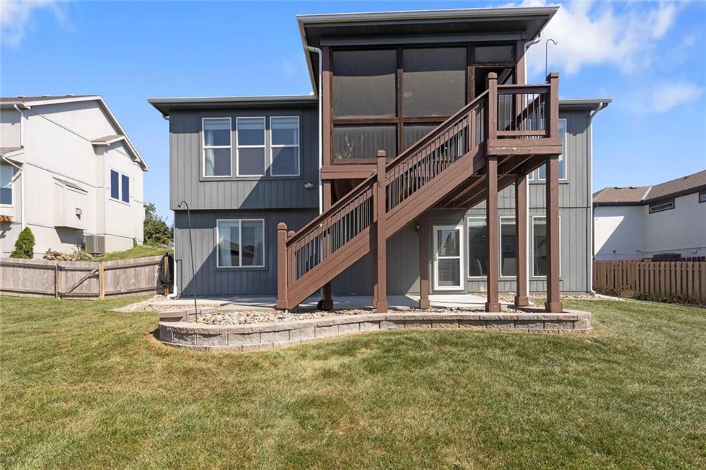 2401 NE 112th St, Kansas City, MO 64155
