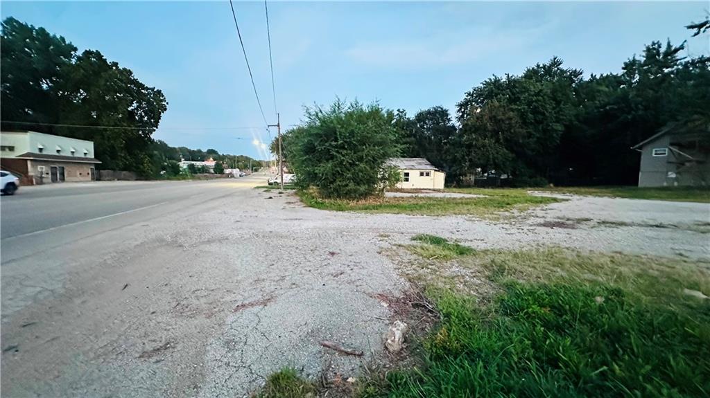10901 E Truman Rd, Independence, MO 64052