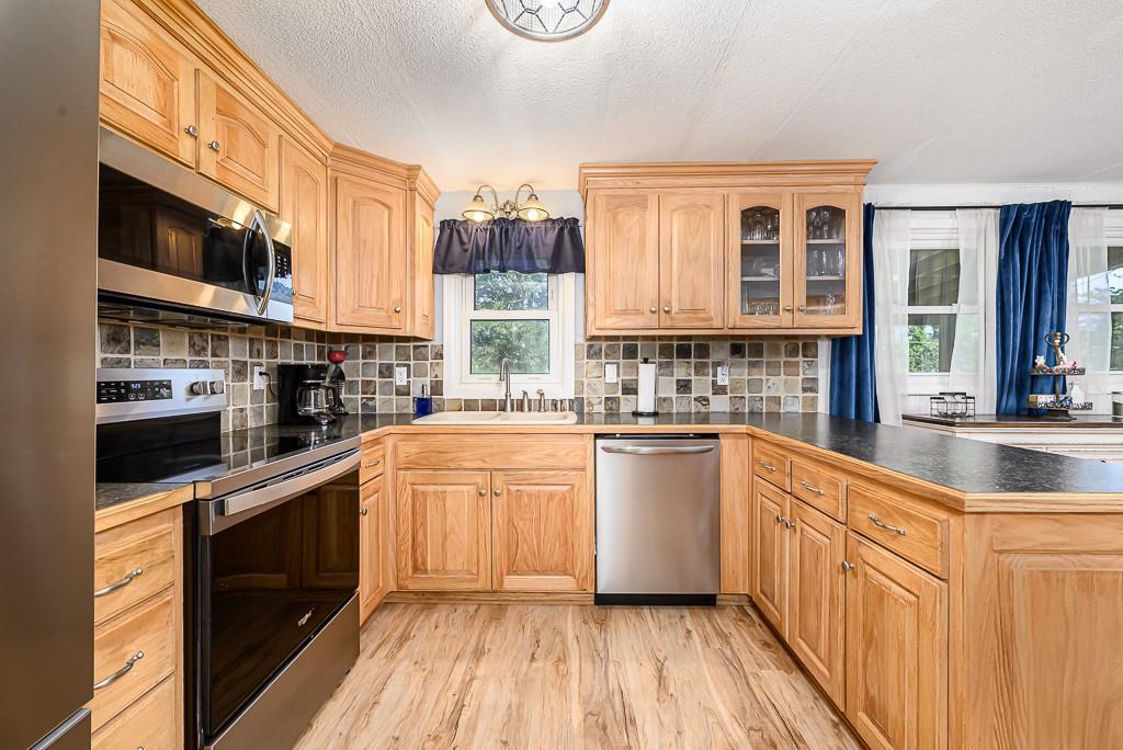 13357 185th St, Linwood, KS 66052