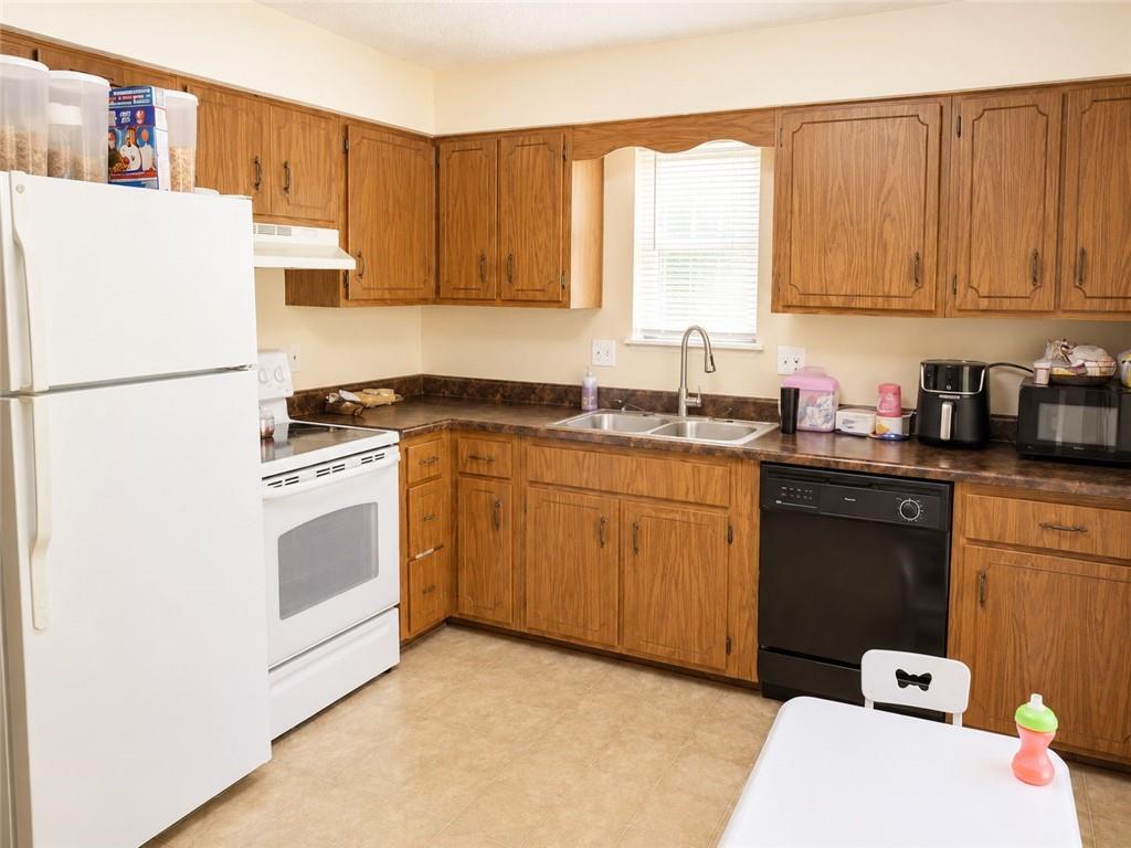 7423 - 7425 Englewood Ln, Raytown, MO 64133