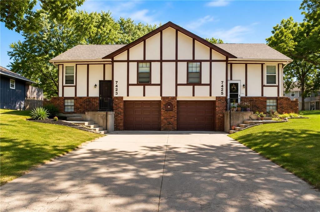 7423 - 7425 Englewood Ln, Raytown, MO 64133