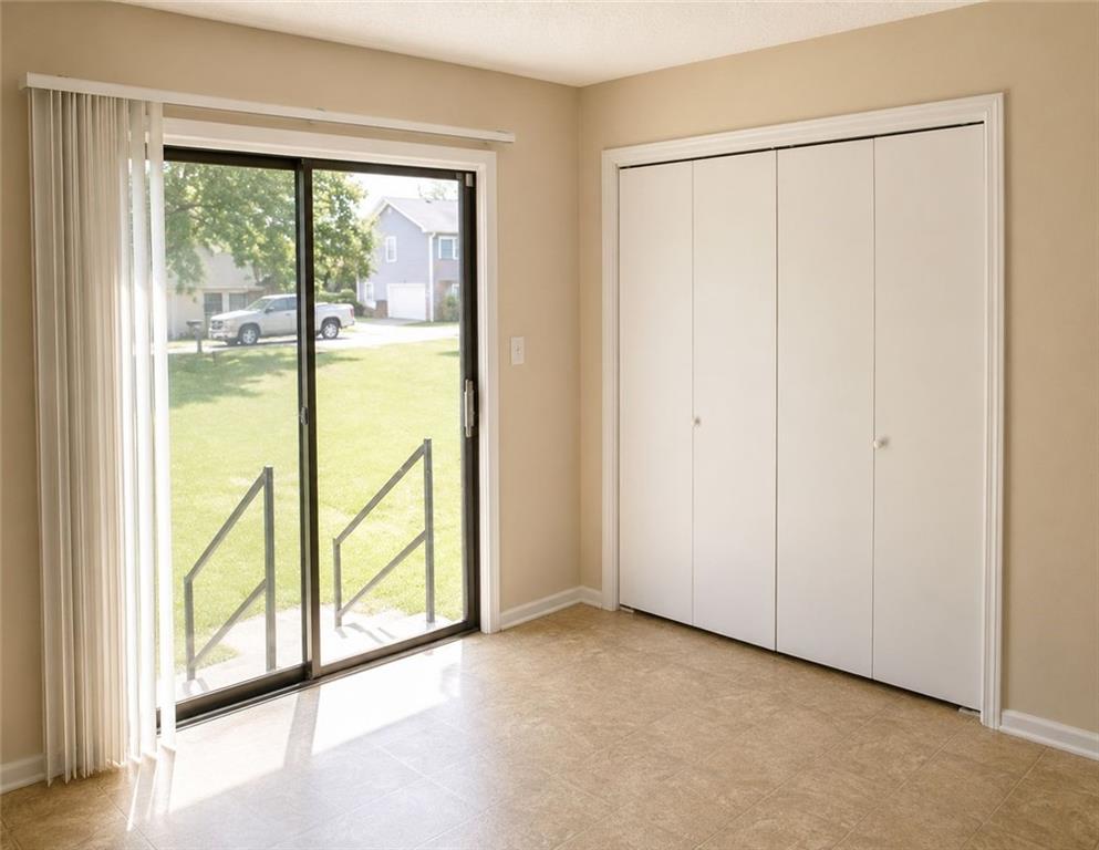 7423 - 7425 Englewood Ln, Raytown, MO 64133