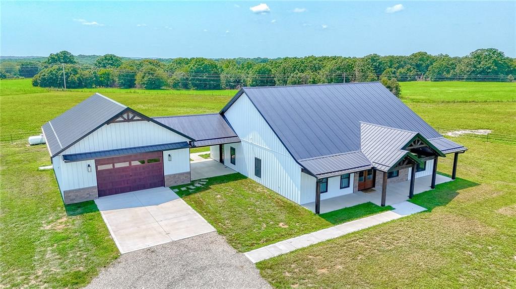 4674 NW B Hw, Appleton City, MO 64724