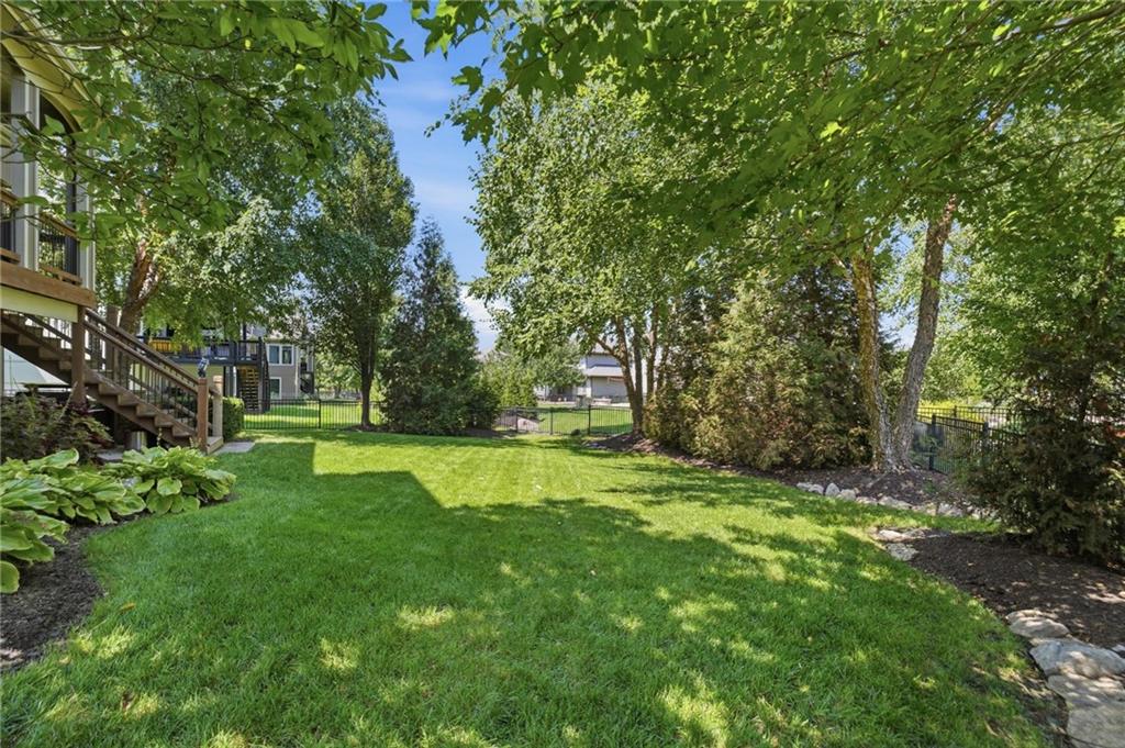 9404 W 163rd Pl, Overland Park, KS 66085