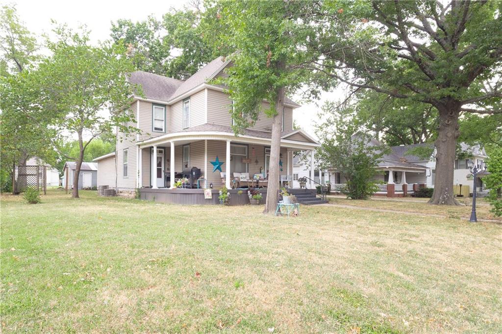 825 Main St, Cherryvale, KS 67335