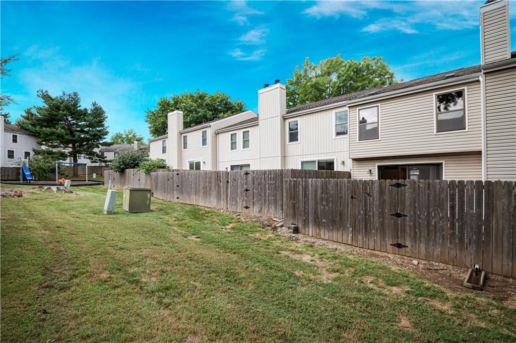 8594 W 108th Pl, Overland Park, KS 66210