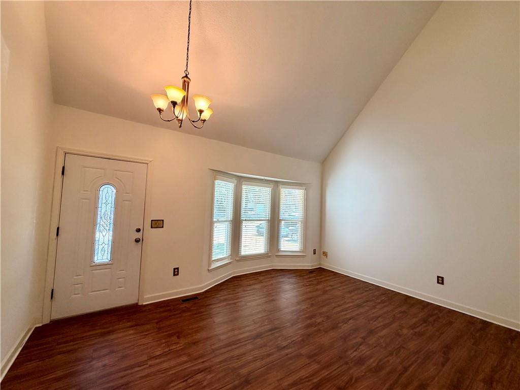 12516 S Cottonwood Dr, Olathe, KS 66062