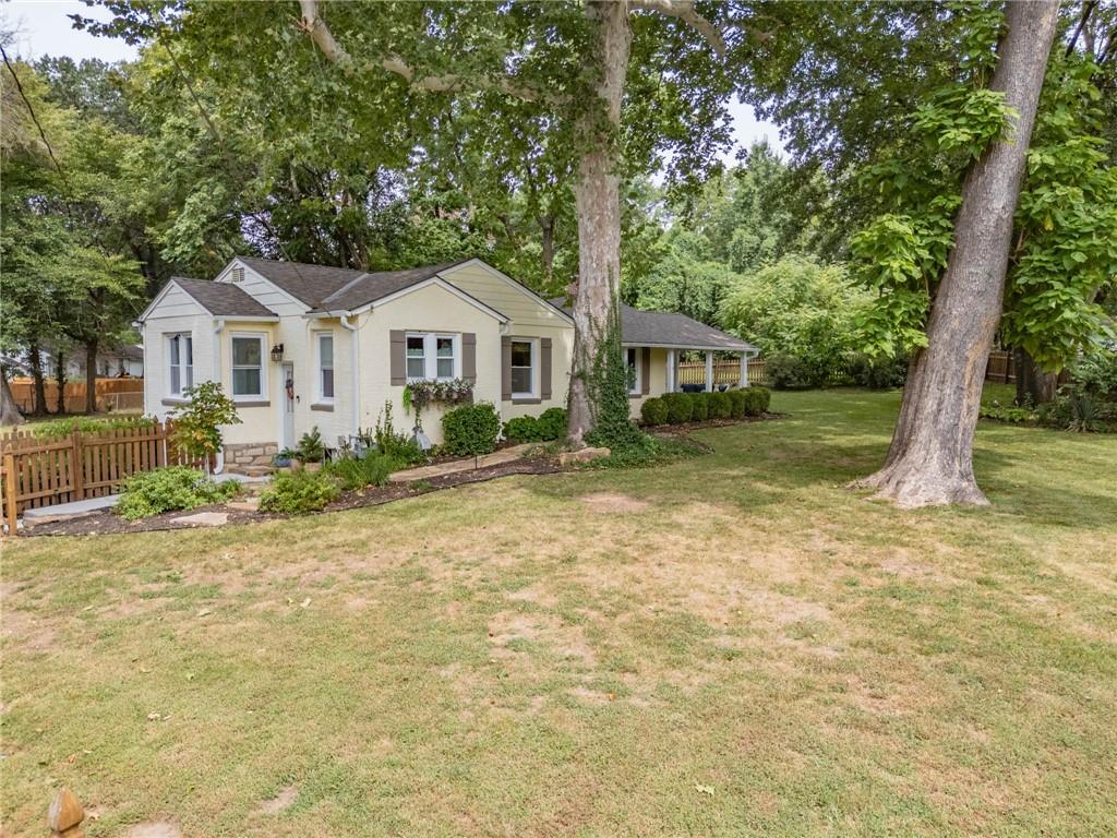 9814 W 57th St, Merriam, KS 66203