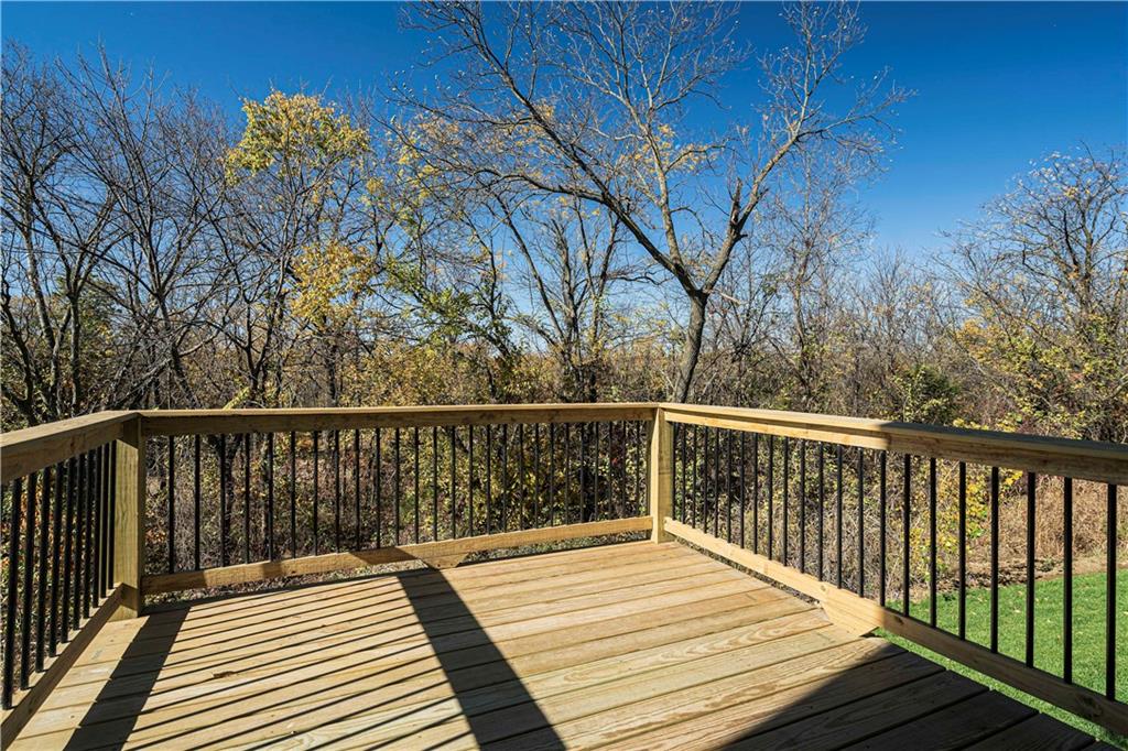 10704 N Richmond Ave, Kansas City, MO 64157