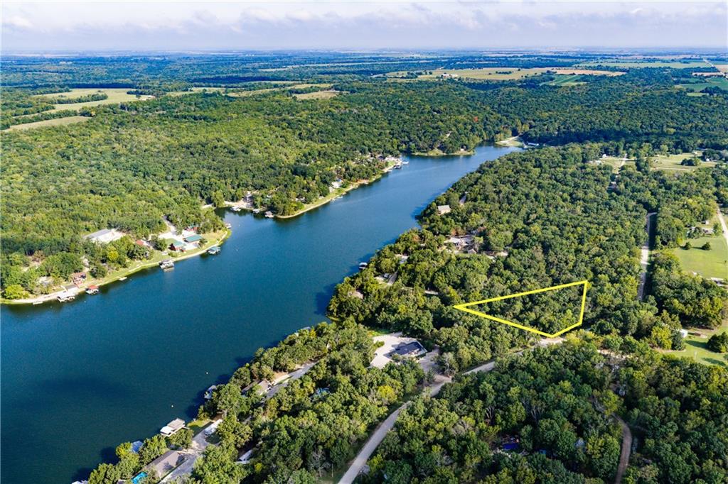 39 King Dr, Mapleton, KS 66754