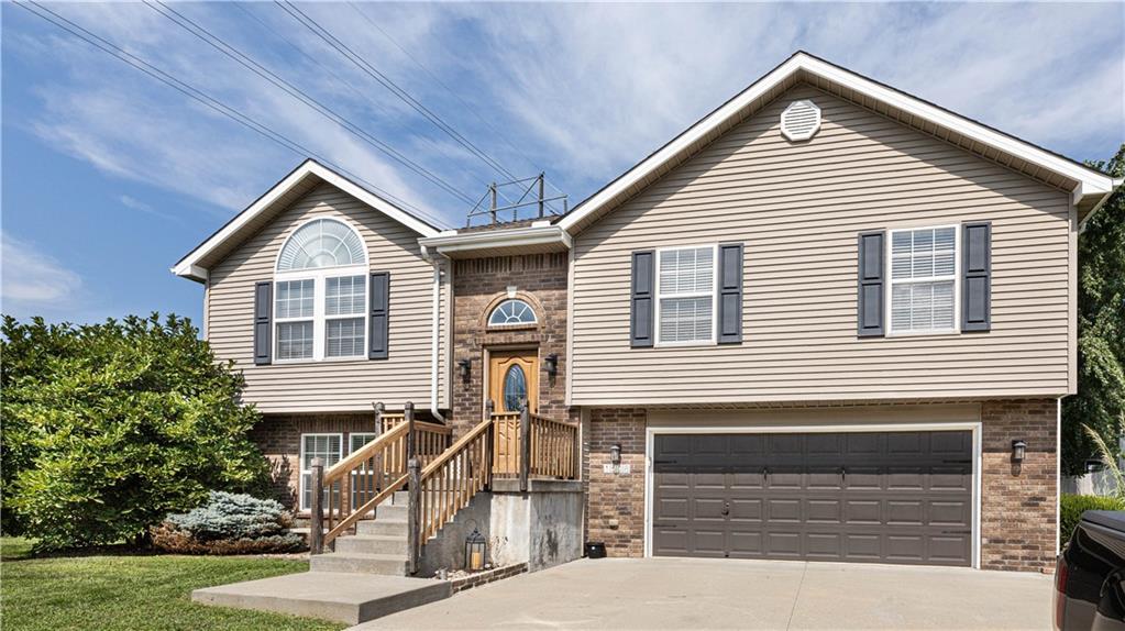1508 NW Pond Ave, Grain Valley, MO 64029