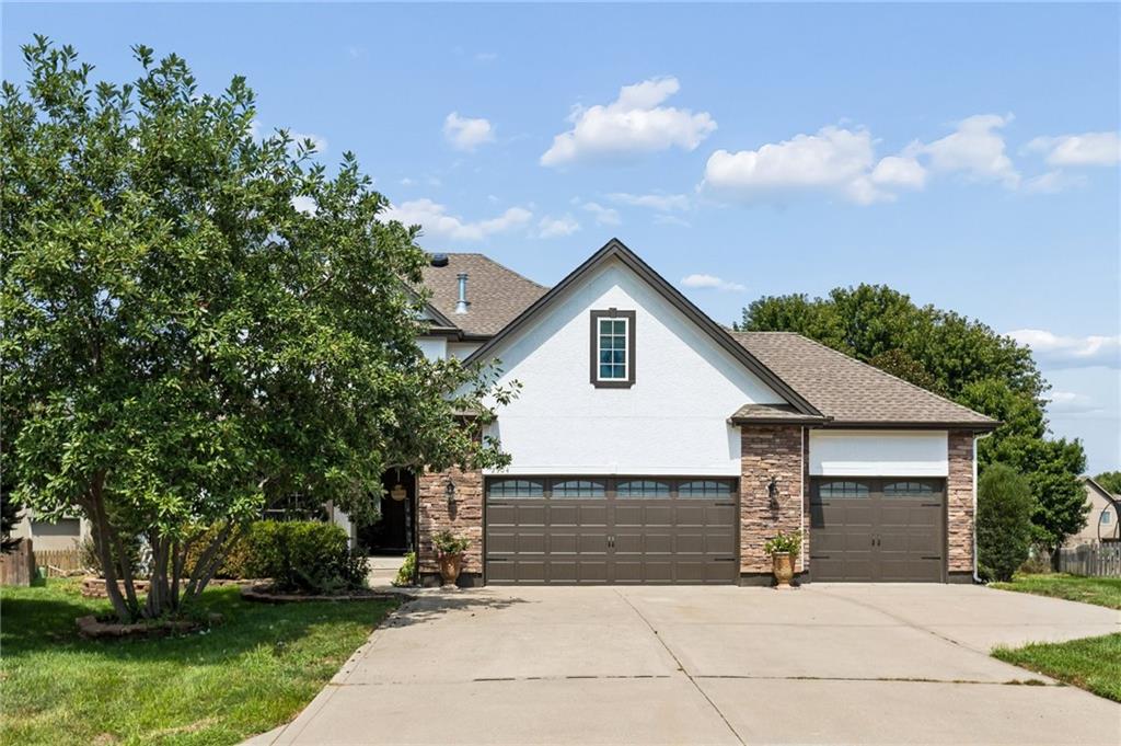 2504 SW Samuel Ln, Lee's Summit, MO 64081