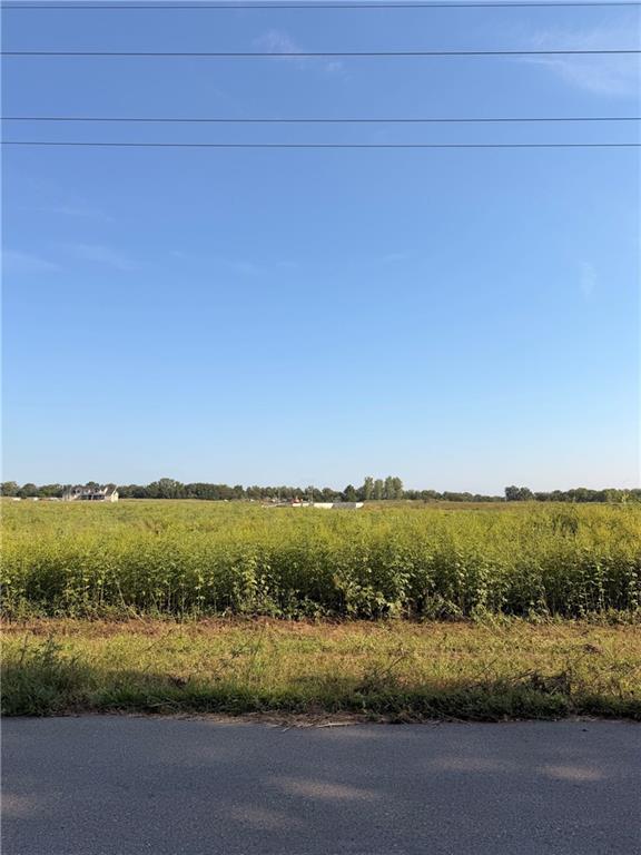 1090 Amara Dr, Raymore, MO 64083