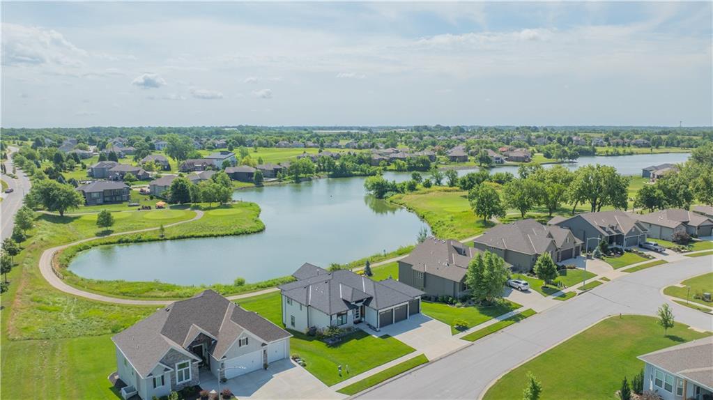 4421 N 142nd St, Basehor, KS 66007