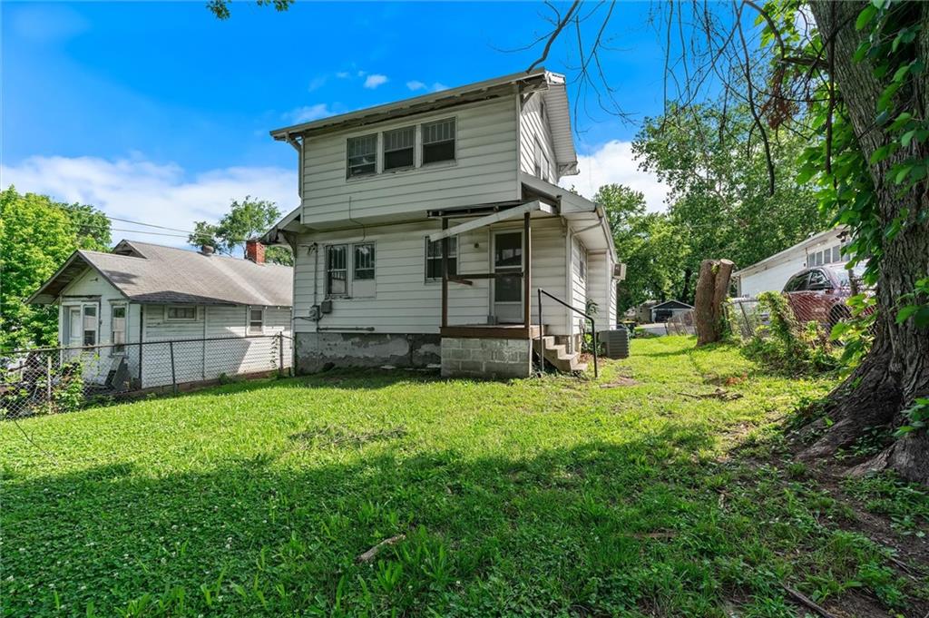 532 Blue Ridge Blvd, Kansas City, MO 64125