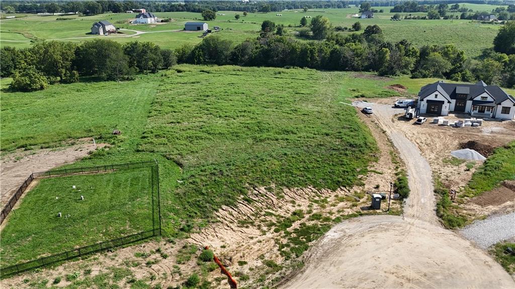 14713 Emerald Ct, Smithville, MO 64089