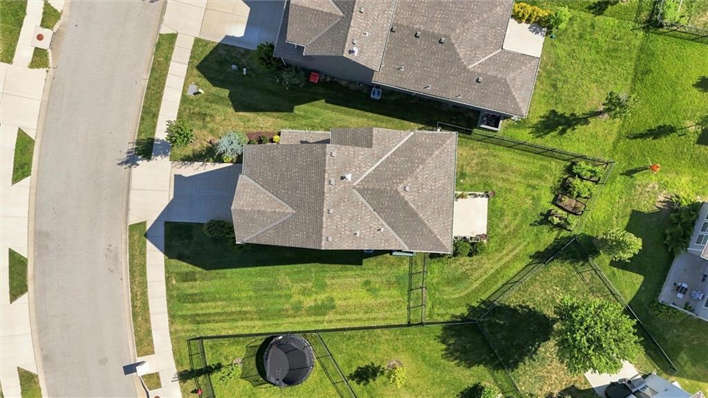 8811 SW 9th St, Blue Springs, MO 64064