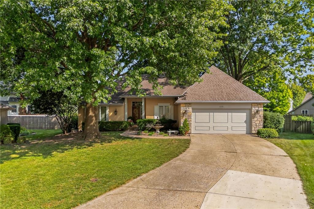 11733 Woodward St, Overland Park, KS 66210