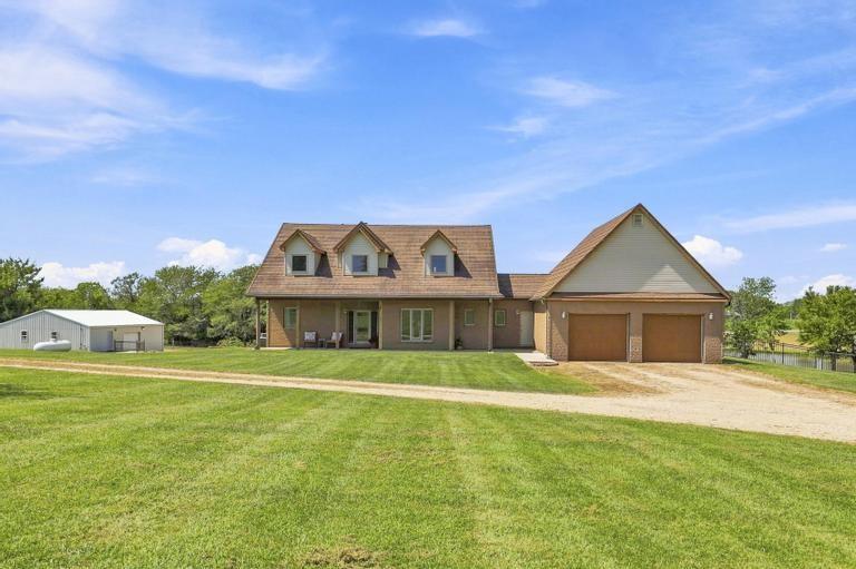 17200 S Gray Dr, Pleasant Hill, MO 64080
