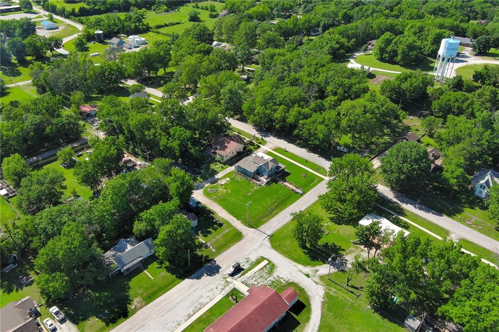 1001 Laurel St, Pleasanton, KS 66075
